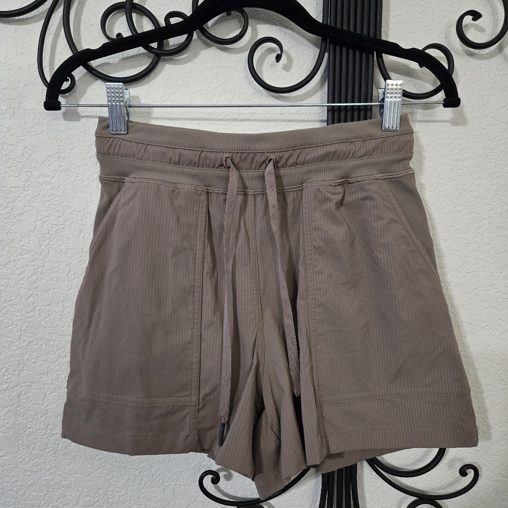 LULULEMON Dance‎ Studio Shorts | 2